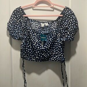 NWT Roxy cropped top size L. No stretch